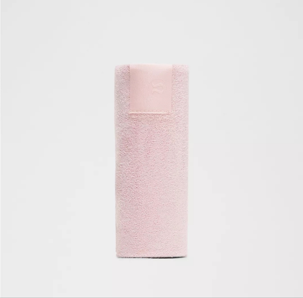 Lululemon The (Small) Towel, Small, Colour Porcelain Pink BNWT New